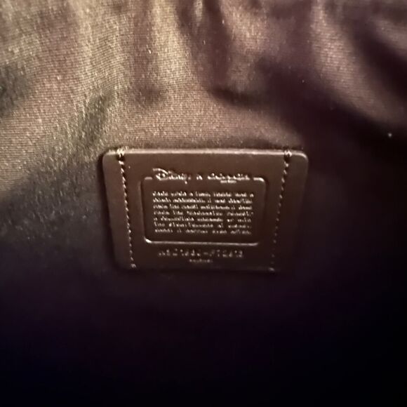 Coach Limited Edition Disney Snow White Happy Clutch Pouch NWOT - Picture 5 of 13